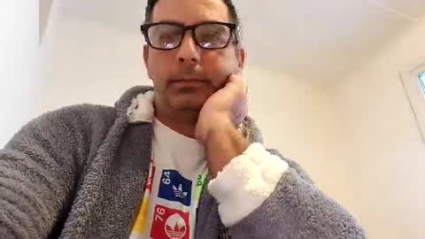 Snapshot of ihtiandar1008 chatting on 02/15/25, 07:16 ihtiandar1008 online show from 02/15/25, 07:16