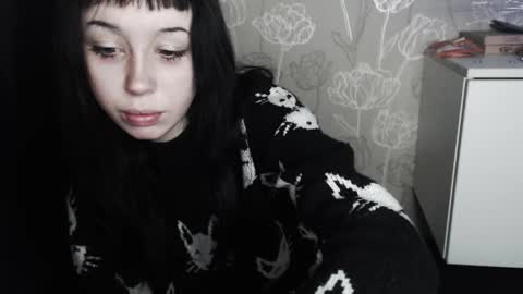 iiiiiiis online show from 11/11/25, 05:29