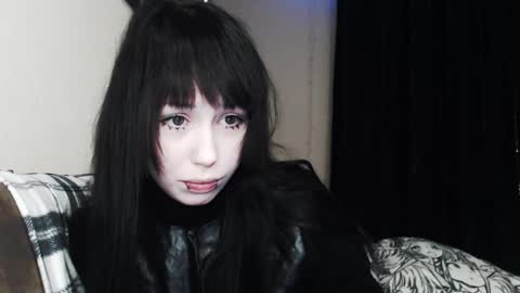 iiiiiiis online show from 01/07/26, 11:18