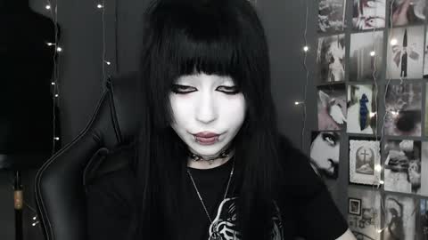 Snapshot of iiiiiiis chatting on 05/02/26, 10:04 iiiiiiis online show from 05/02/26, 10:04