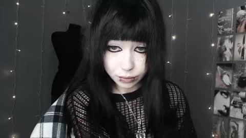 Snapshot of iiiiiiis chatting on 05/11/26, 12:49 iiiiiiis online show from 05/11/26, 12:49