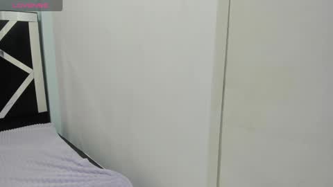 Isabella online show from 10/28/25, 12:52