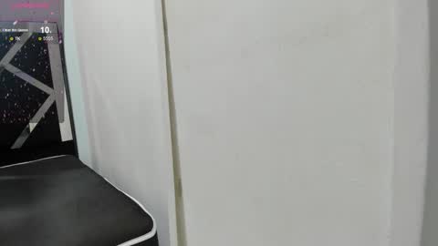 Isabella online show from 11/17/25, 12:44