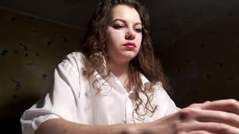 Laura online show from 03/18/26, 02:31