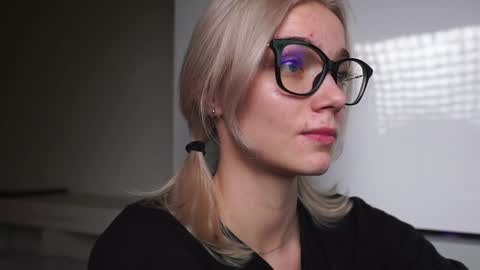 ileanacampbel online show from 12/12/24, 07:52