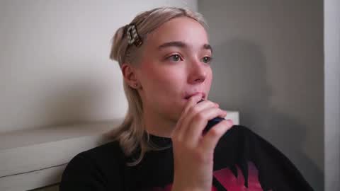 ileanacampbel online show from 12/15/24, 02:48