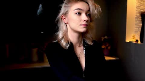 ileanacampbel online show from 01/28/25, 04:50