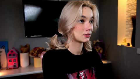 ileanacampbel online show from 01/29/25, 06:54