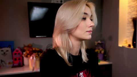 ileanacampbel online show from 02/04/25, 06:46