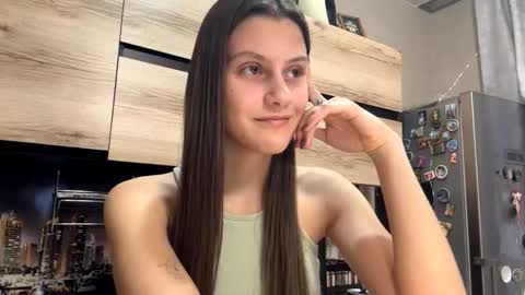 Snapshot of ilianaportwood chatting on 02/16/26, 11:17 Sophie online show from 02/16/26, 11:17