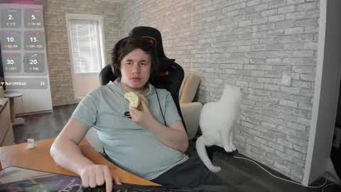 Snapshot of iliaskrislove chatting on 03/02/25, 12:01 iliaskris online show from 03/02/25, 12:01