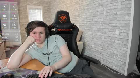 Snapshot of iliaskrislove chatting on 03/04/25, 12:33 iliaskris online show from 03/04/25, 12:33