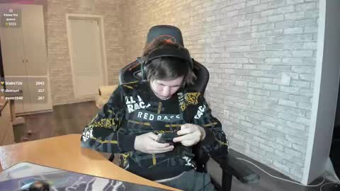 Snapshot of iliaskrislove chatting on 03/07/25, 09:38 iliaskris online show from 03/07/25, 09:38