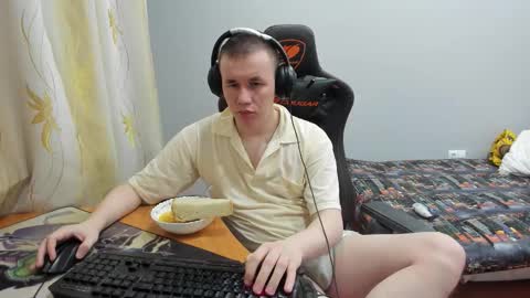 Snapshot of iliaskrislove chatting on 10/05/25, 05:55 iliaskris online show from 10/05/25, 05:55