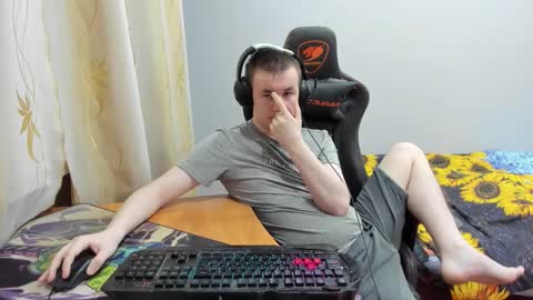 Snapshot of iliaskrislove chatting on 10/31/25, 03:07 iliaskris online show from 10/31/25, 03:07