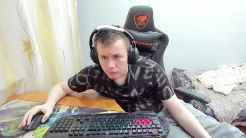 Snapshot of iliaskrislove chatting on 11/06/25, 01:06 iliaskris online show from 11/06/25, 01:06