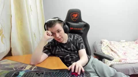 Snapshot of iliaskrislove chatting on 11/20/25, 01:44 iliaskris online show from 11/20/25, 01:44