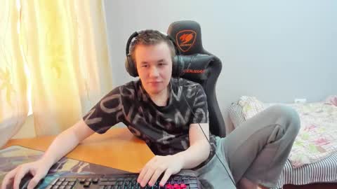 Snapshot of iliaskrislove chatting on 11/21/25, 08:13 iliaskris online show from 11/21/25, 08:13