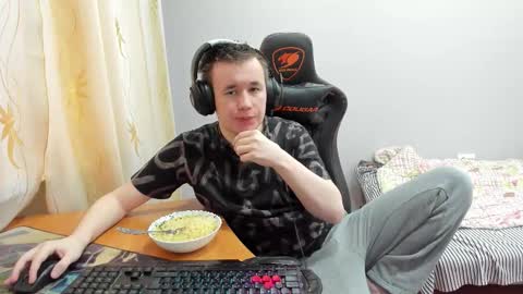 Snapshot of iliaskrislove chatting on 11/22/25, 08:24 iliaskris online show from 11/22/25, 08:24