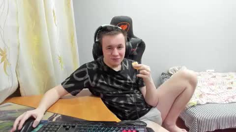 Snapshot of iliaskrislove chatting on 11/22/25, 08:30 iliaskris online show from 11/22/25, 08:30