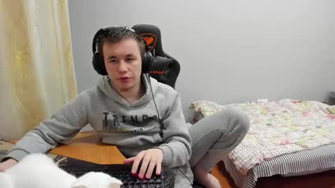 Snapshot of iliaskrislove chatting on 11/30/25, 01:37 iliaskris online show from 11/30/25, 01:37