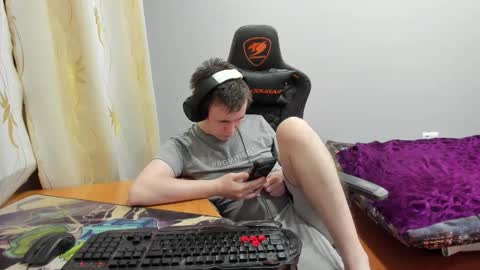 Snapshot of iliaskrislove chatting on 12/15/25, 01:59 iliaskris online show from 12/15/25, 01:59