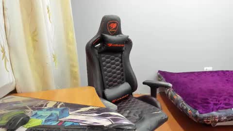 iliaskris online show from 12/18/25, 07:42