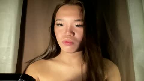 Snapshot of ill_moan_foryouxx chatting on 12/14/25, 01:44 QUEEN KATH online show from 12/14/25, 01:44