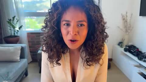 Snapshot of illaroom chatting on 01/23/25, 08:13 Kloe online show from 01/23/25, 08:13