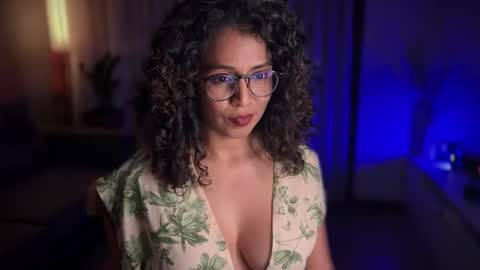 Snapshot of illaroom chatting on 02/08/25, 04:14 Kloe online show from 02/08/25, 04:14