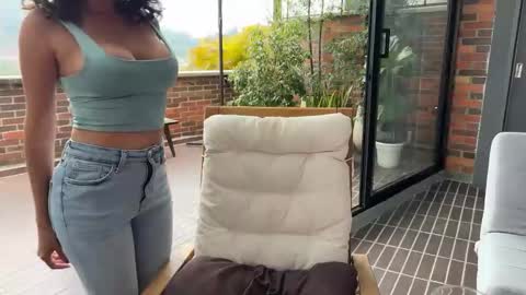 Snapshot of illaroom chatting on 02/13/25, 09:06 Kloe online show from 02/13/25, 09:06