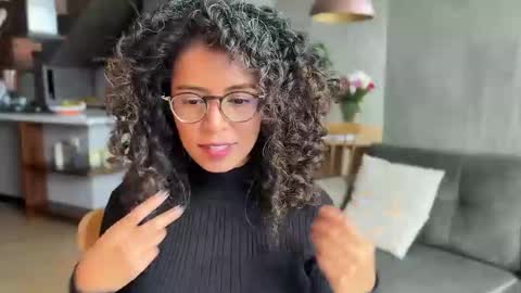 Snapshot of illaroom chatting on 02/19/25, 07:27 Kloe online show from 02/19/25, 07:27