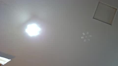 illcomunicate69 online show from 10/22/25, 03:18