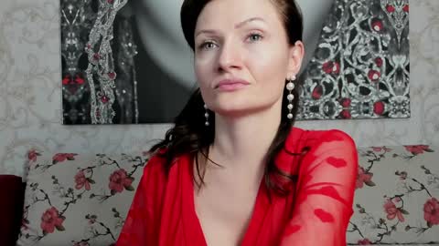Snapshot of illegalbeauty87 chatting on 12/25/24, 01:42 Ingrid or more easier...Miss  GoDDess Mistress online show from 12/25/24, 01:42