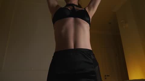 illona_harriss online show from 10/23/25, 04:28