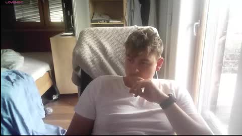 iloveyoutoo2000 online show from 10/04/25, 11:41