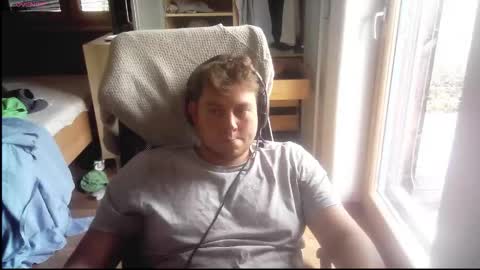 iloveyoutoo2000 online show from 10/10/25, 12:26