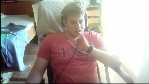 iloveyoutoo2000 online show from 10/18/25, 03:02