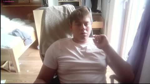 iloveyoutoo2000 online show from 10/22/25, 01:00