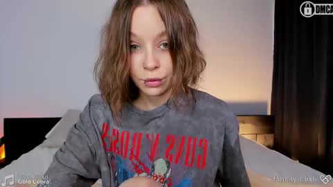 Snapshot of ilxil chatting on 09/19/25, 10:16 Li online show from 09/19/25, 10:16