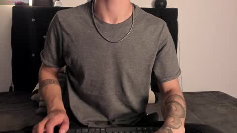 Snapshot of im__thomas chatting on 09/25/25, 05:22 IM THOMAS online show from 09/25/25, 05:22