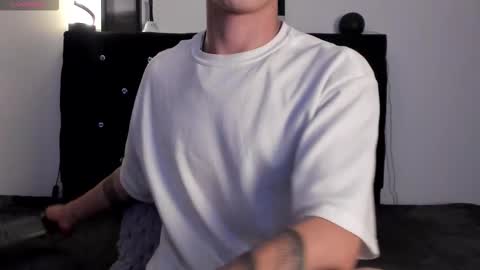 Snapshot of im__thomas chatting on 09/26/25, 05:00 IM THOMAS online show from 09/26/25, 05:00