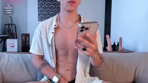 Snapshot of im__thomas chatting on 11/13/25, 10:08 IM THOMAS online show from 11/13/25, 10:08