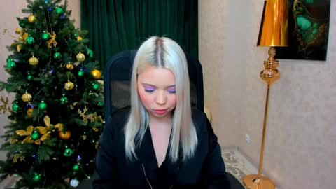 Roxy online show from 12/27/24, 11:21