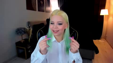 Roxy online show from 11/18/25, 08:02