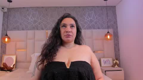 Snapshot of im_alaya chatting on 11/12/25, 05:30 Alaya online show from 11/12/25, 05:30