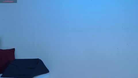 Snapshot of im_aurora_ chatting on 12/18/25, 09:32 aurora online show from 12/18/25, 09:32