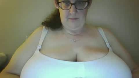 Snapshot of im_barbie5 chatting on 04/15/26, 05:25 Barbie online show from 04/15/26, 05:25