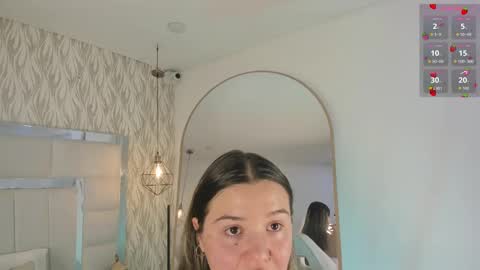 DAHLIA online show from 09/18/25, 08:44