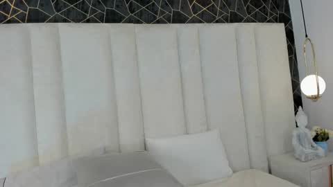 DAHLIA online show from 11/09/25, 04:49